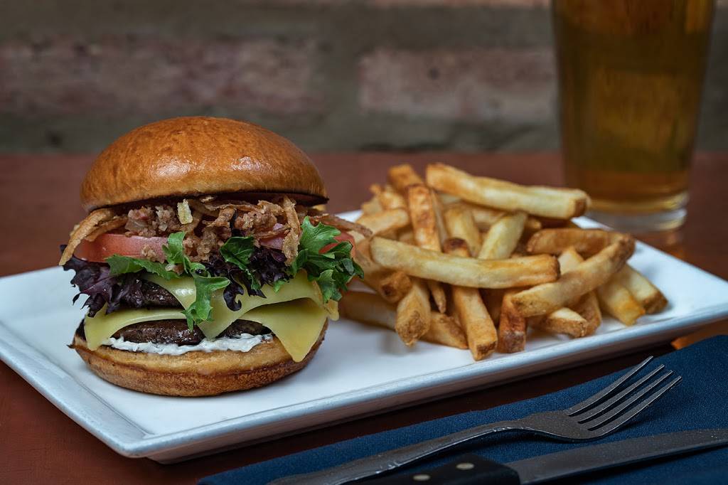 Kettlestrings Tavern | restaurant | 800 S Oak Park Ave, Oak Park, IL 60304, USA | 7086135044 OR +1 708-613-5044