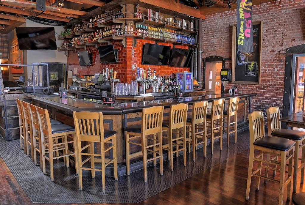 American Junkie | night club | 68 Pier Ave, Hermosa Beach, CA 90254, USA | 3103764412 OR +1 310-376-4412