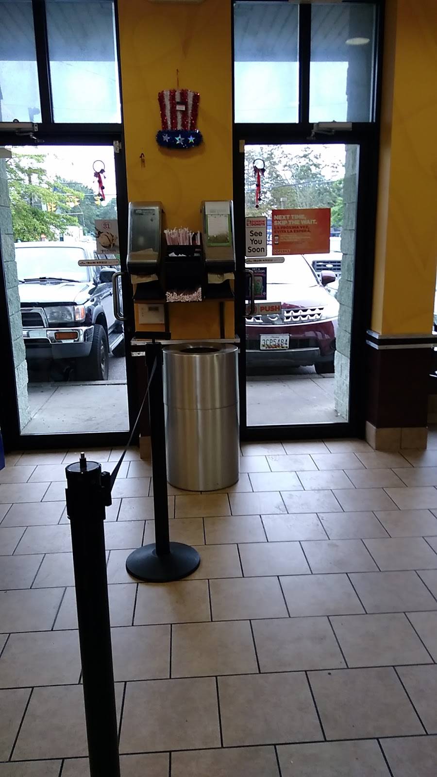 Dunkin Donuts | cafe | 1750 5th Ave, Bay Shore, NY 11706, USA | 6312311650 OR +1 631-231-1650