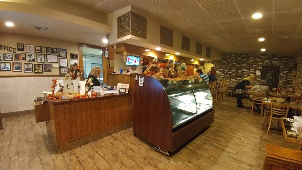 Joes Family Restaurant | restaurant | 911 W Main St, Inverness, FL 34450, USA | 3527261688 OR +1 352-726-1688