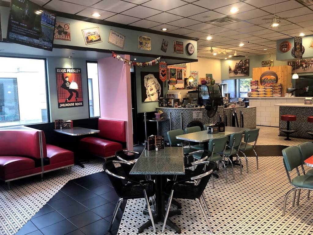 Gazebo Burgers and Grills | restaurant | 548 Trafalgar Rd, Oakville, ON L6J 3J2, Canada | 9053373434 OR +1 905-337-3434