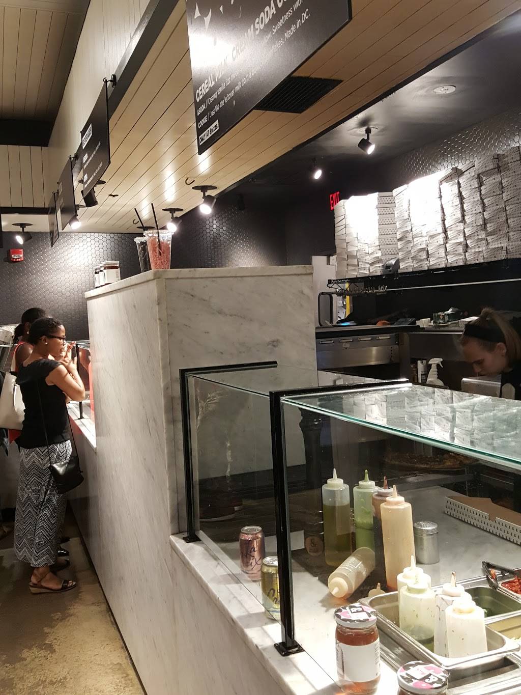 &pizza | restaurant | 7614 Old Georgetown Rd, Bethesda, MD 20814, USA | 2028398576 OR +1 202-839-8576