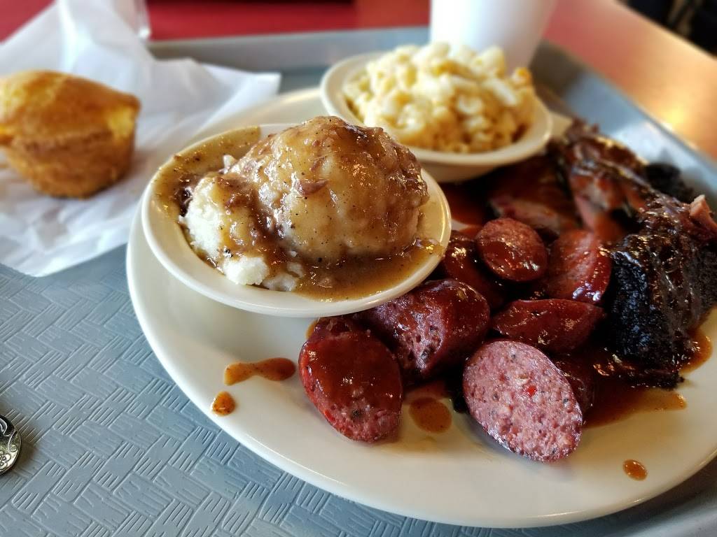 Smokey Johns Bar-B-Que & Home Cooking | restaurant | 1820 W Mockingbird Ln, Dallas, TX 75235, USA | 2143522752 OR +1 214-352-2752