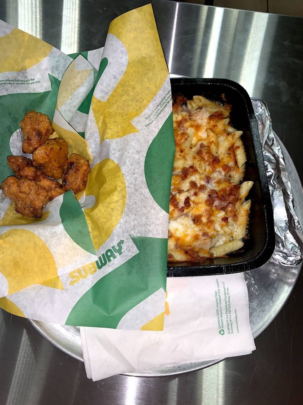 Mama DeLucas | restaurant | 3835 White Lake Blvd, Naples, FL 34117, USA | 2393040632 OR +1 239-304-0632