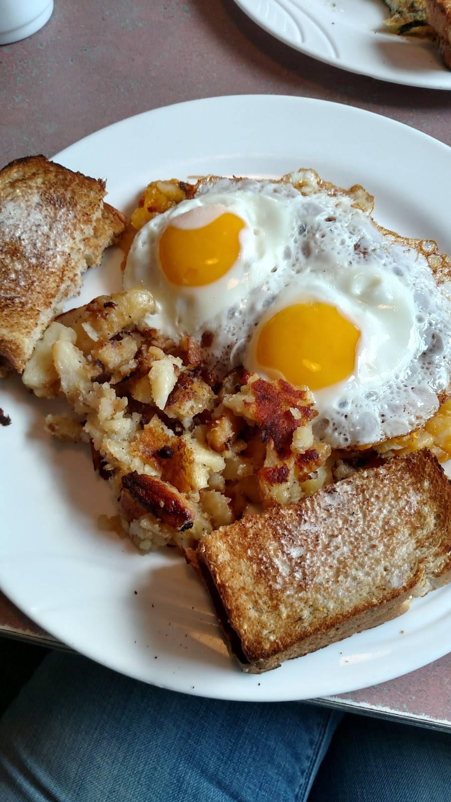 Shoreline Diner & Vegetarian Enclave | restaurant | 345 Boston Post Rd, Guilford, CT 06437, USA | 2034587380 OR +1 203-458-7380