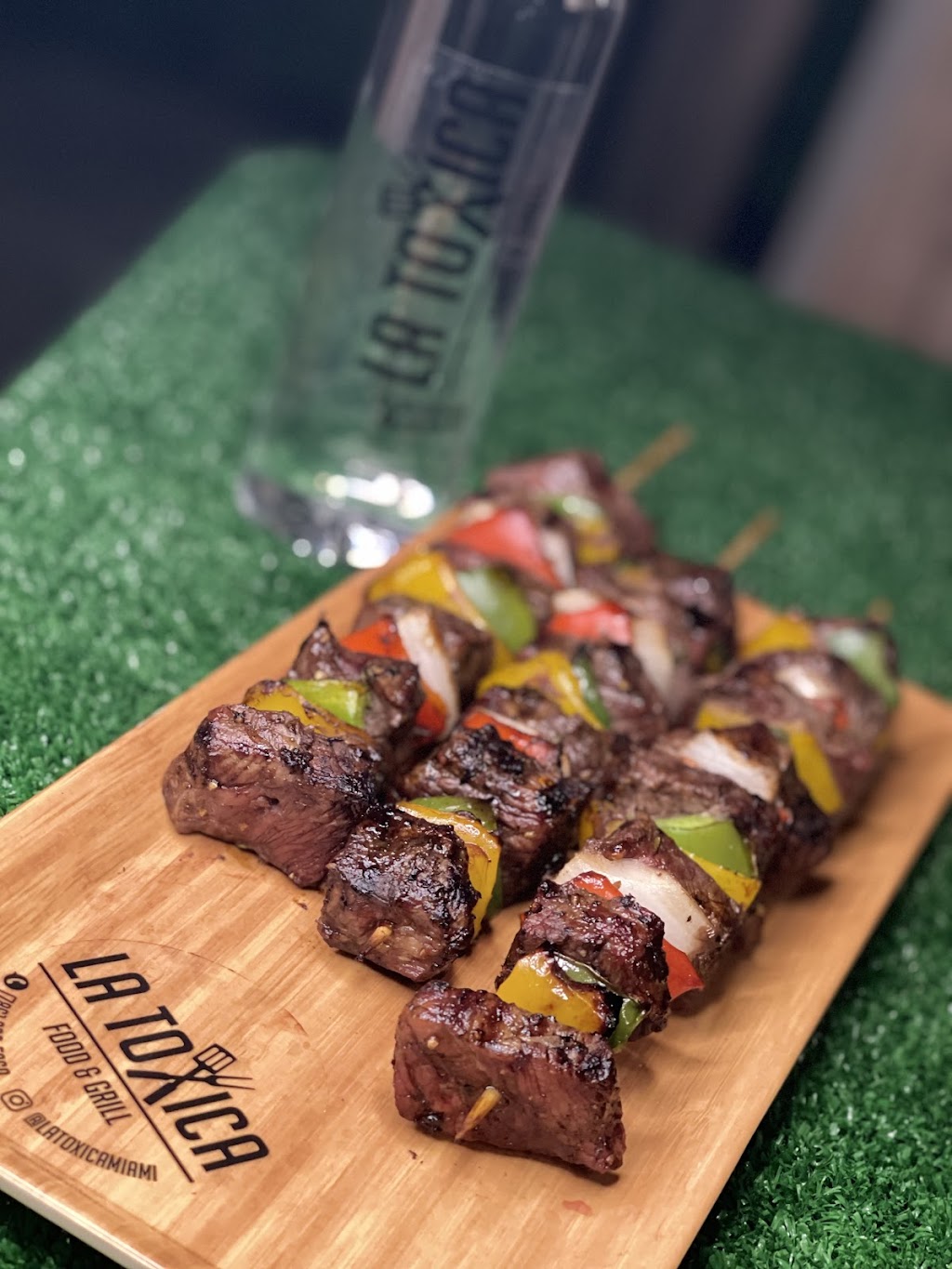 La tóxica food and grill | restaurant | 3195 NE 2nd Ave, Miami, FL 33137, USA | 7866095969 OR +1 786-609-5969