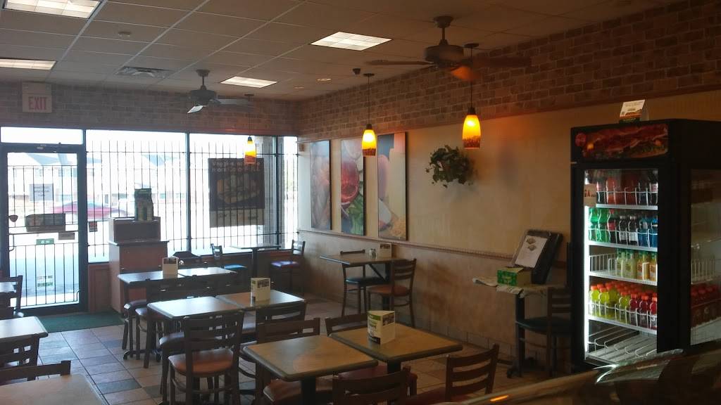 Subway | restaurant | 738 W 23rd St, Tulsa, OK 74107, USA | 9185922782 OR +1 918-592-2782