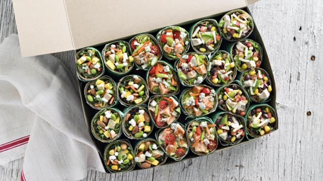 Freshii | restaurant | 330 Dundas St E, Oakville, ON L6H 6Z9, Canada | 2895290079 OR +1 289-529-0079