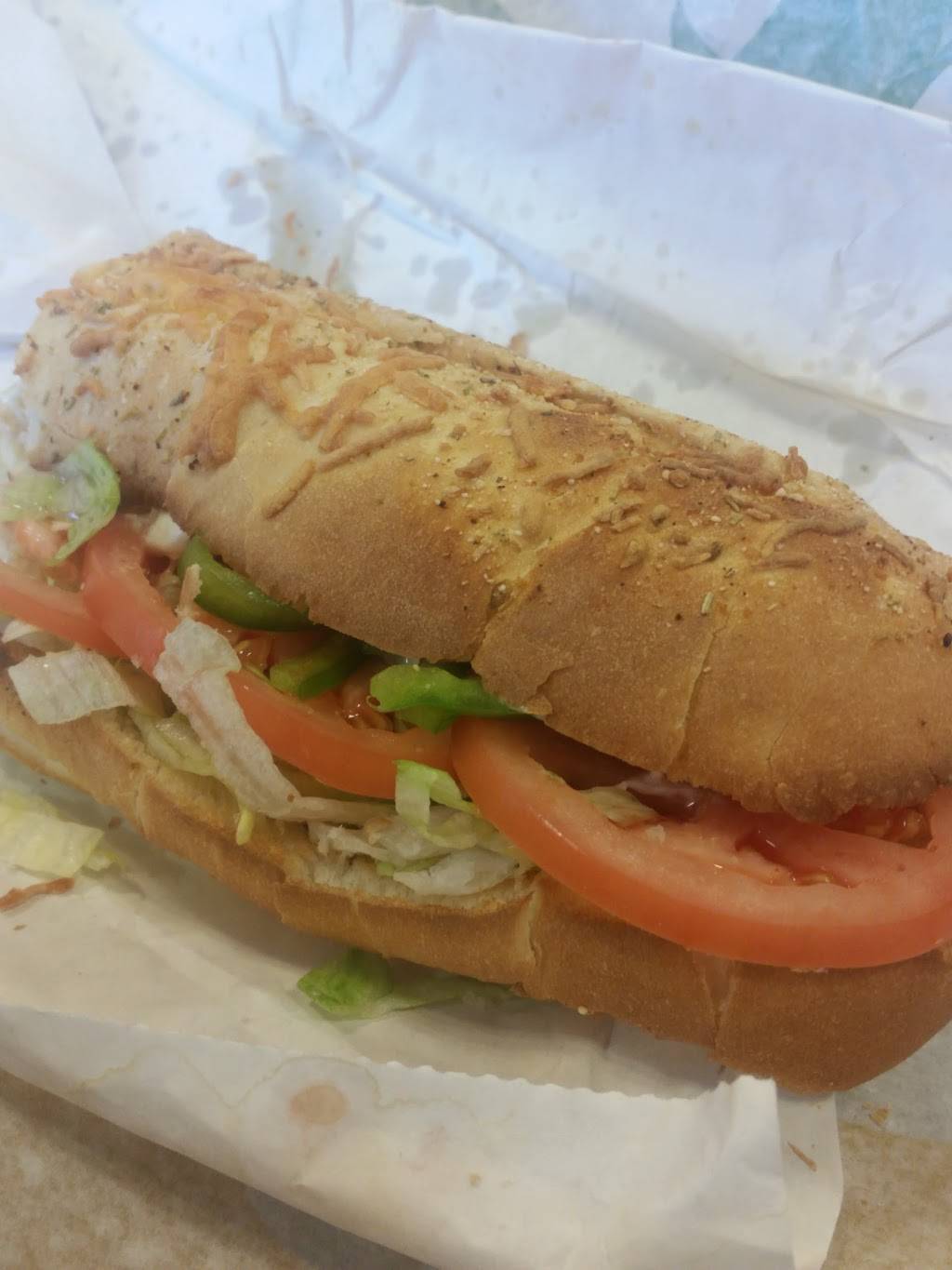 Subway Restaurants | restaurant | 740 N. Fairfield Rd, Building Space D, Round Lake, IL 60073, USA | 8475464782 OR +1 847-546-4782