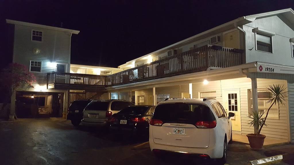 Sun Burst Inn | restaurant | 19204 Gulf Blvd, Indian Shores, FL 33785, USA | 7275962500 OR +1 727-596-2500