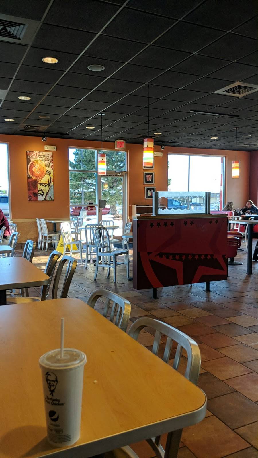 KFC | restaurant | 4430 16th St, Moline, IL 61265, USA | 3097971128 OR +1 309-797-1128
