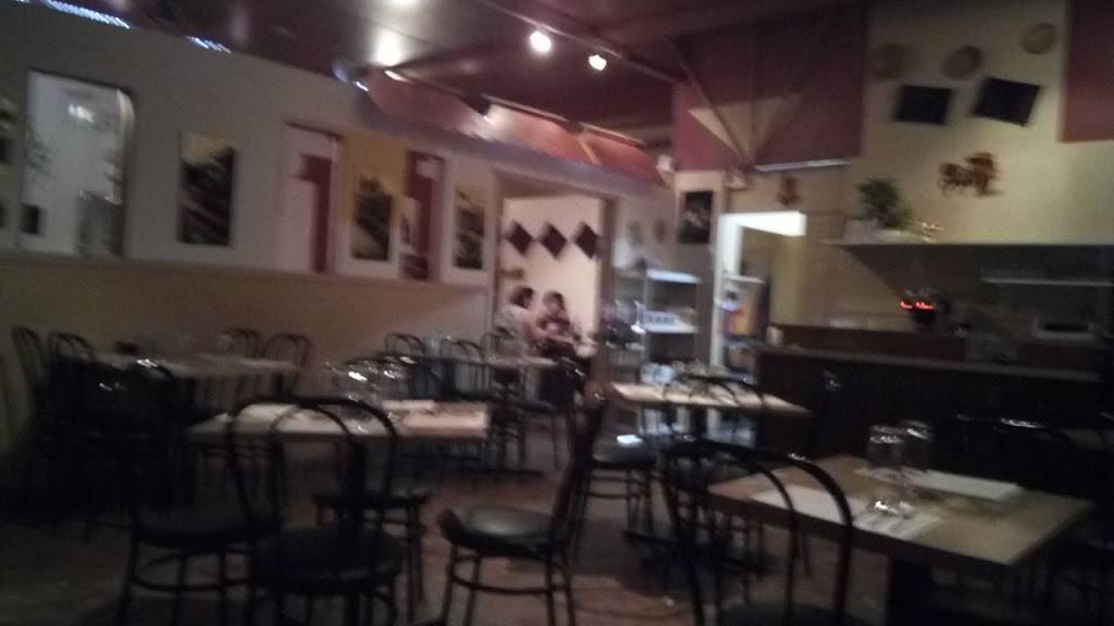 Restaurant Tradition Saigon | restaurant | 820 Rue Belvédère S, Sherbrooke, QC J1H 4B8, Canada | 8195750644 OR +1 819-575-0644