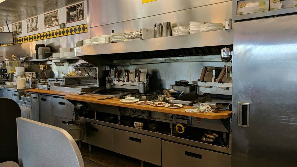 Waffle House | meal takeaway | 406 Church Rd W, Southaven, MS 38671, USA | 6622801314 OR +1 662-280-1314