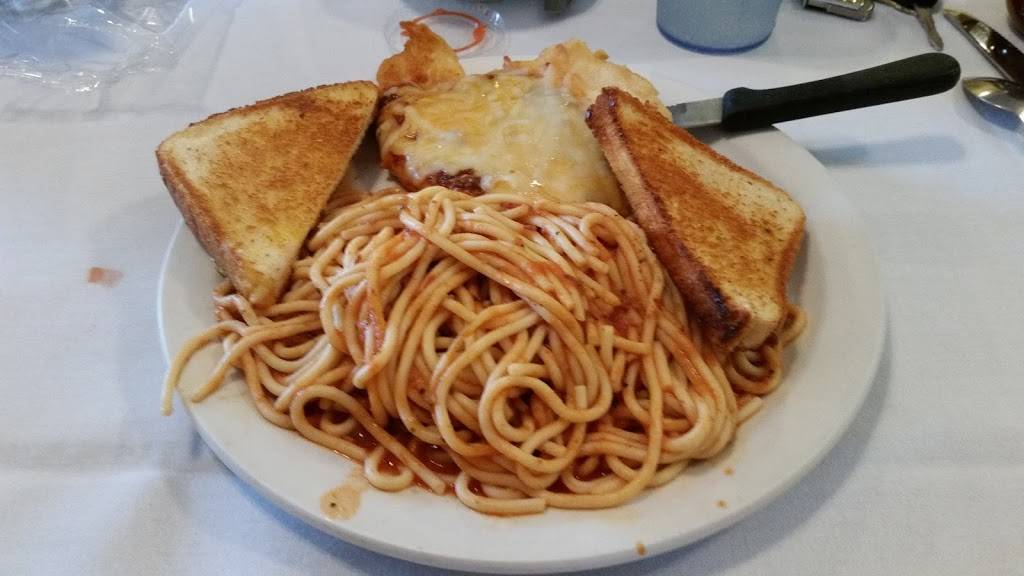 Pontiac Family Kitchen | restaurant | 904 W Custer Ave, Pontiac, IL 61764, USA | 8158443155 OR +1 815-844-3155