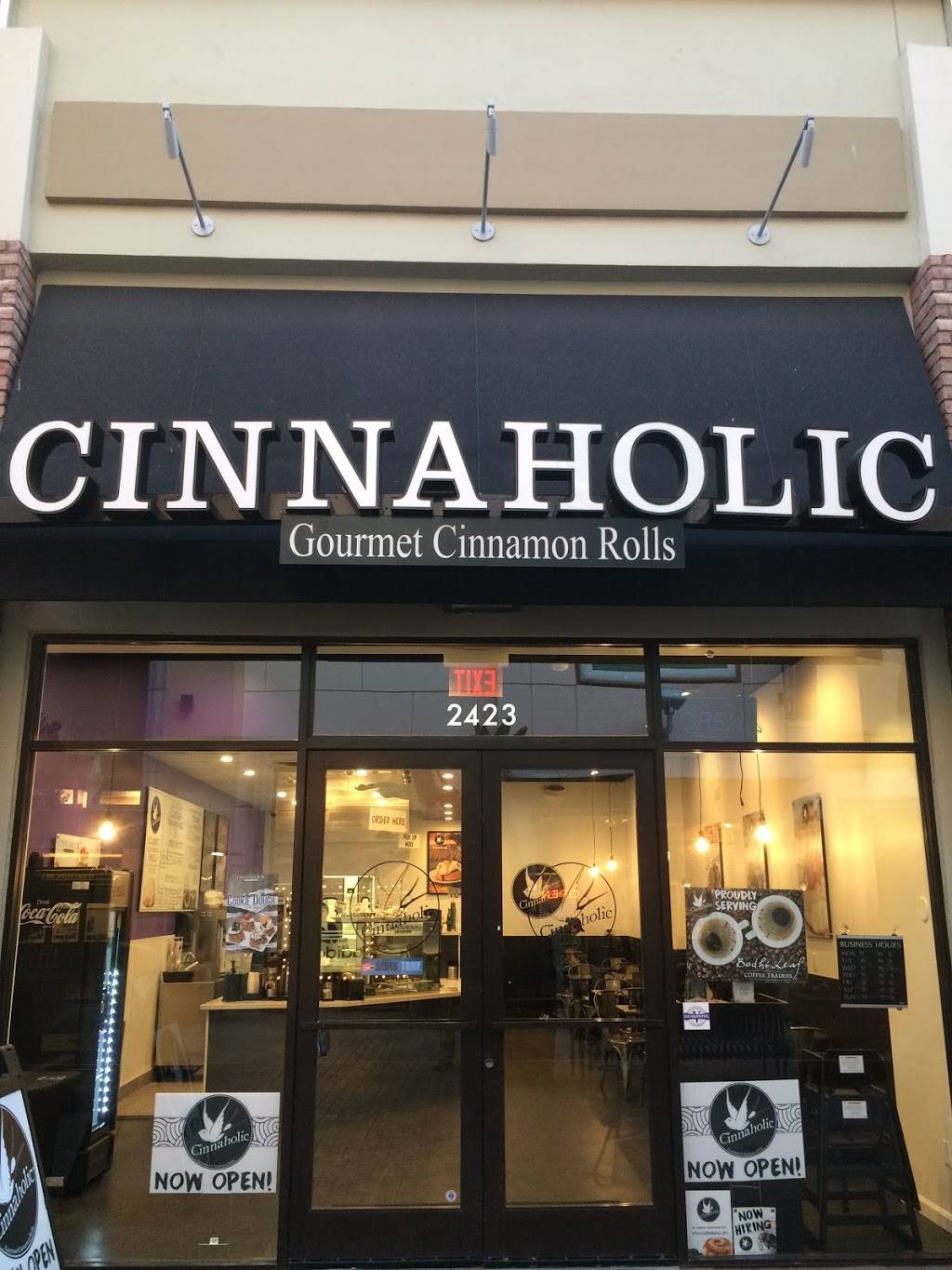Cinnaholic | bakery | 2423 Park Avenue, The District, Tustin, CA 92782, USA | 7147098655 OR +1 714-709-8655