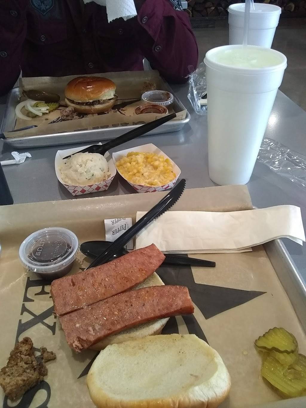 Brickyard BBQ | restaurant | 8222 Wurzbach Rd, San Antonio, TX 78229, USA | 2106003227 OR +1 210-600-3227