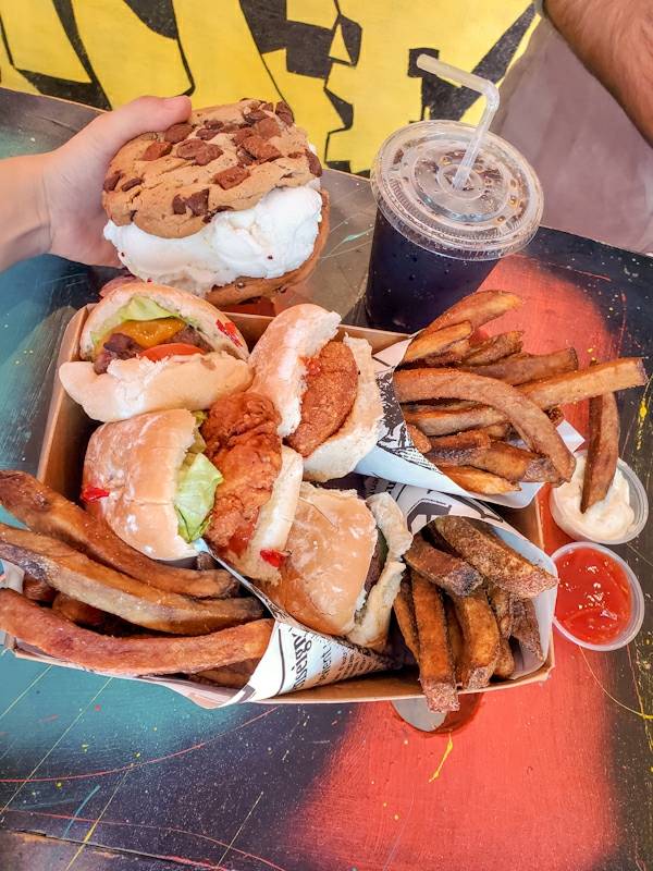 Fritebar | restaurant | 8503 3rd Ave, Brooklyn, NY 11209, USA | 7183335775 OR +1 718-333-5775