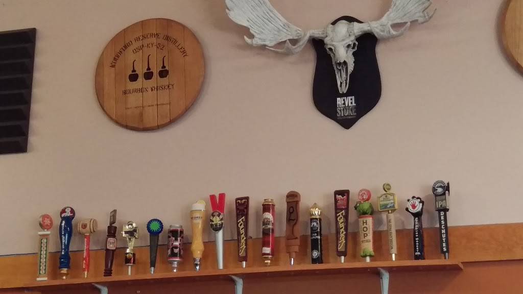 Holler Hops And Grill | restaurant | 7500 Oakbrook Dr, Florence, KY 41042, USA | 8599186532 OR +1 859-918-6532