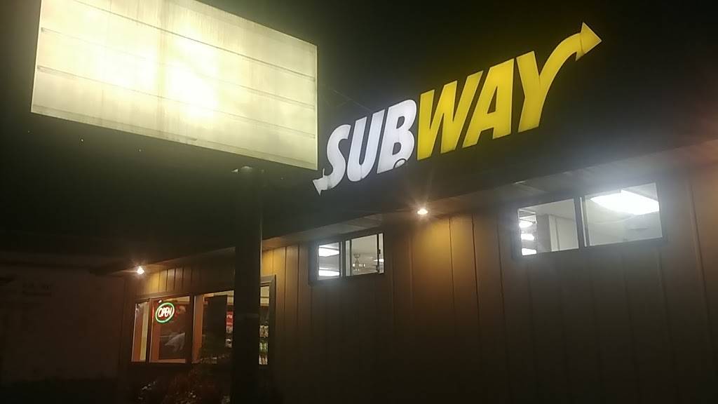Subway | meal takeaway | 307 N 2nd St, Cherokee, IA 51012, USA | 7122252755 OR +1 712-225-2755