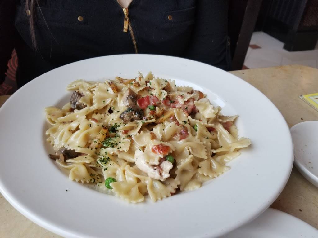 The Cheesecake Factory | restaurant | 3401 Dufferin St, North York, ON M6A 2T9, Canada | 4167814477 OR +1 416-781-4477