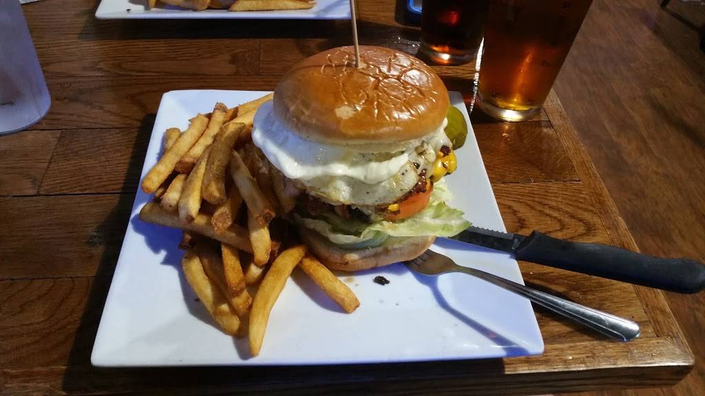 Checkered Flag Tavern | restaurant | 5725 W Morris St, Indianapolis, IN 46241, USA | 3172476209 OR +1 317-247-6209