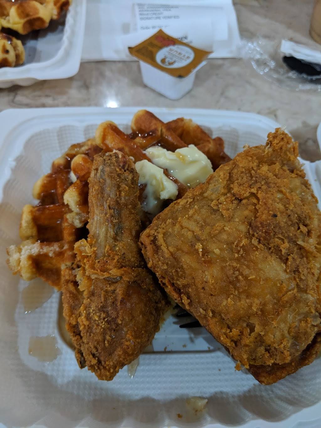 Memphis Southern Kitchen | restaurant | 1689 Arden Way, Sacramento, CA 95815, USA | 8889200747 OR +1 888-920-0747