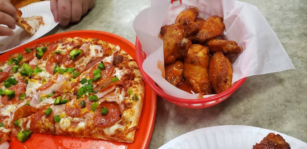 Straw Hat Pizza | meal delivery | 7606, 206 E Caldwell Ave, Visalia, CA 93277, USA | 5594294110 OR +1 559-429-4110