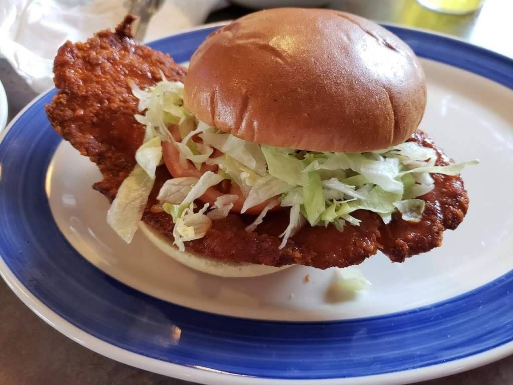 Little Chef Diner | restaurant | 560 John St, Paxton, IL 60957, USA | 2173796400 OR +1 217-379-6400