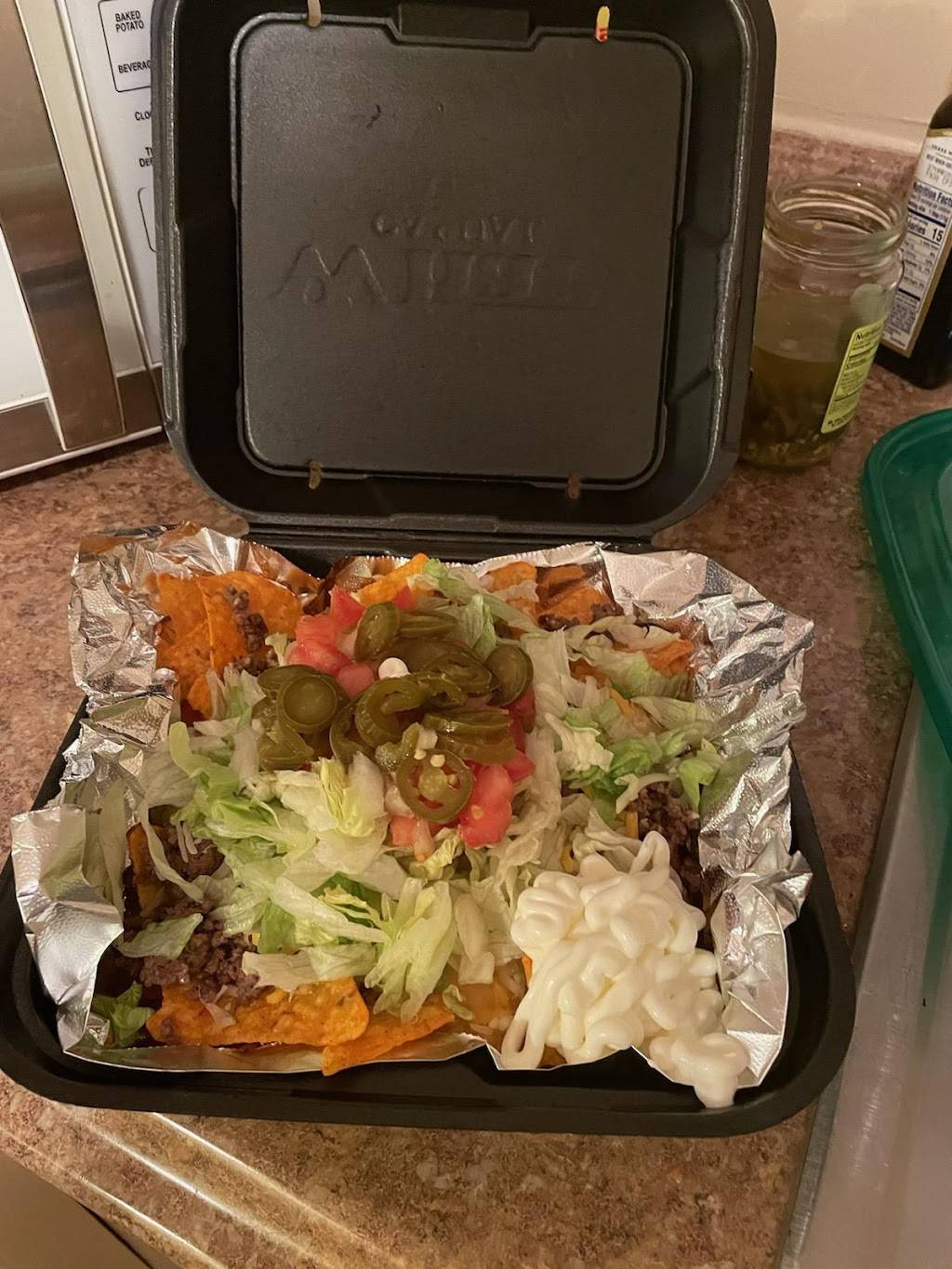 Hoodz Kitchen | restaurant | 2464 Swallow Cir SE, Atlanta, GA 30315, USA | 4042467263 OR +1 404-246-7263