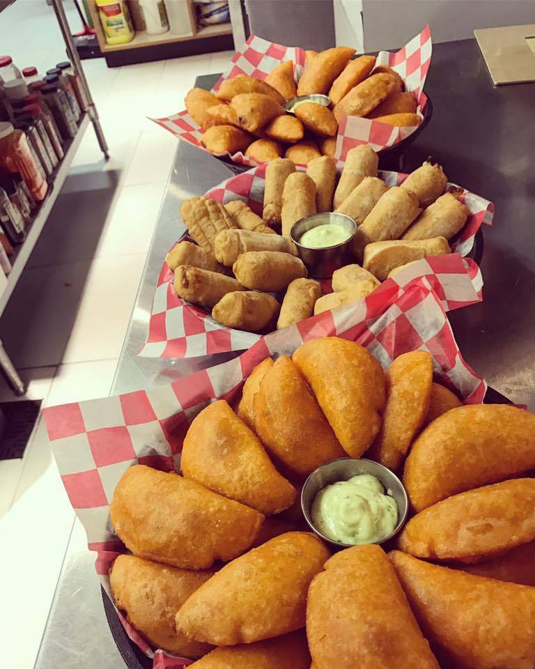 Arepas Bee | restaurant | 13412 Jefferson Davis Highway, (Inside Beehive Playground), Woodbridge, VA 22191, USA | 7039107108 OR +1 703-910-7108