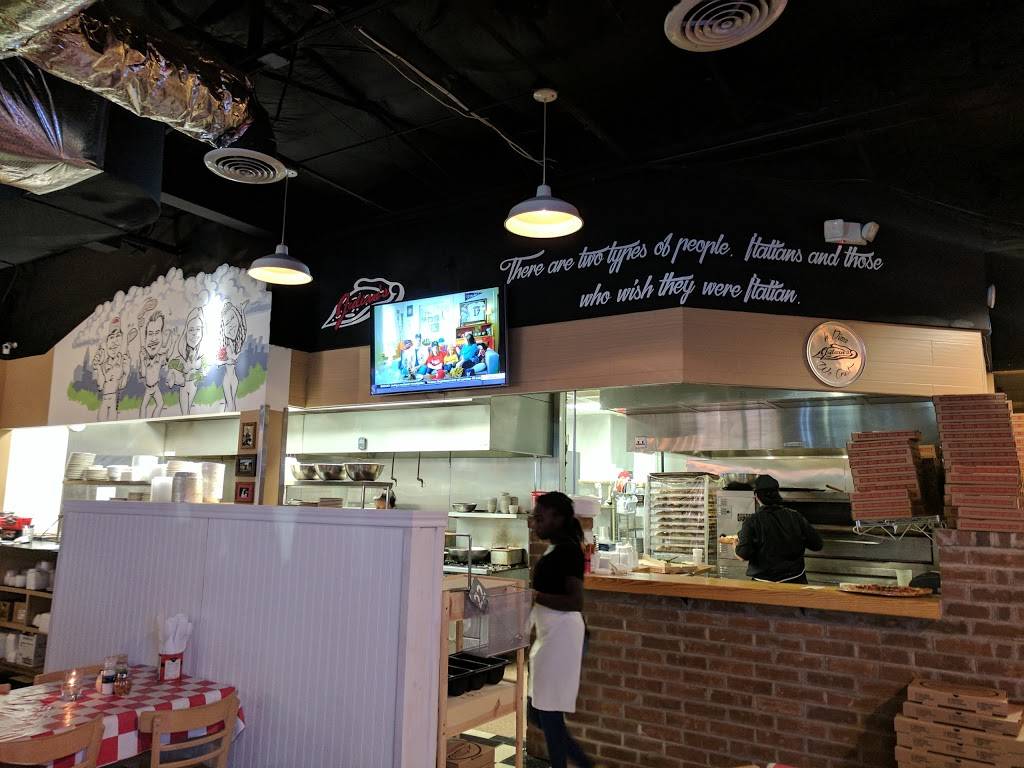 Julians Italian Pizzeria & Kitchen | restaurant | 6462 N New Braunfels Ave, San Antonio, TX 78209, USA | 2105953405 OR +1 210-595-3405