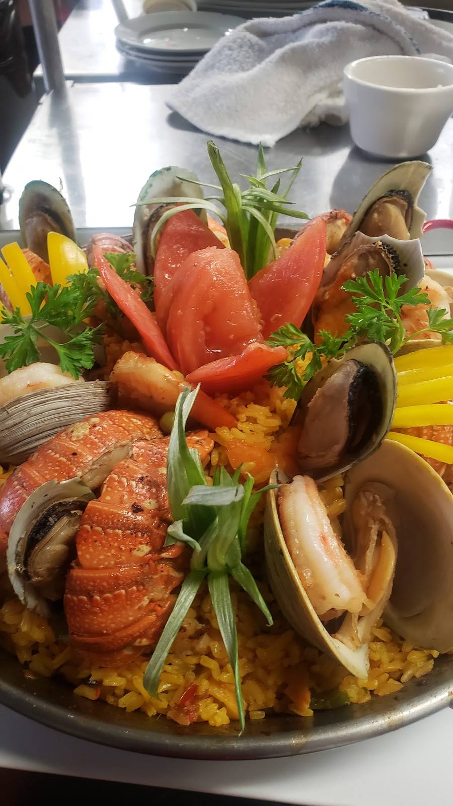 Boca Marina Restaurant and Bar | restaurant | 379 Woodcleft Ave, Freeport, NY 11520, USA | 5166236160 OR +1 516-623-6160