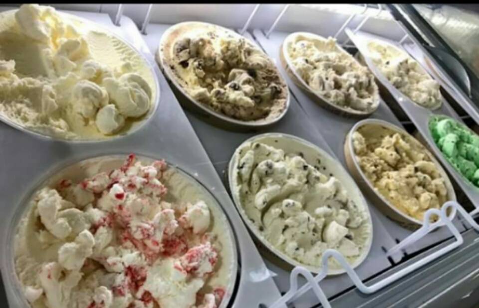 KDs Corner | meal takeaway | 12720 7 Mile Rd NE, Belding, MI 48809, USA | 6166917144 OR +1 616-691-7144