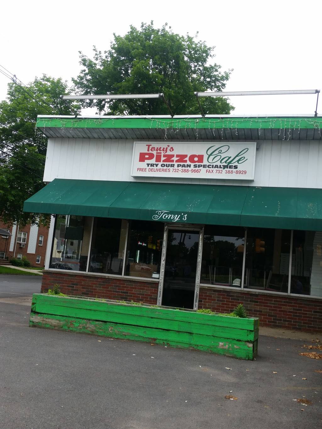 Tonys Pizza Cafe | restaurant | 1085 Broadway, Rahway, NJ 07065, USA | 7323889667 OR +1 732-388-9667