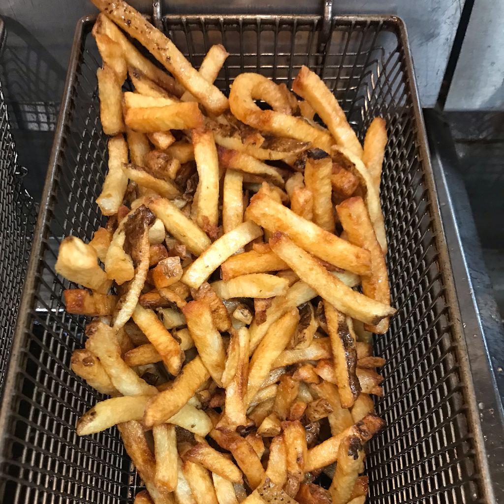 The Great Canadian Poutinerie - Poutine | restaurant | 2020 Lanthier Dr, Orléans, ON K4A 3V4, Canada | 6138340004 OR +1 613-834-0004