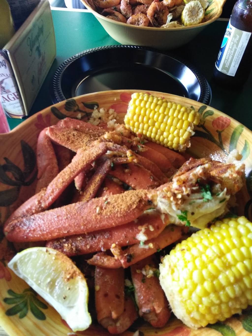 Chucks Alibi | restaurant | 7301 Oxford Ave, Philadelphia, PA 19111, USA | 2157423700 OR +1 215-742-3700