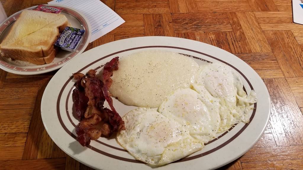 Jays Family Restaurant | restaurant | 3037 Dickerson Pike, Nashville, TN 37207, USA | 6156503878 OR +1 615-650-3878