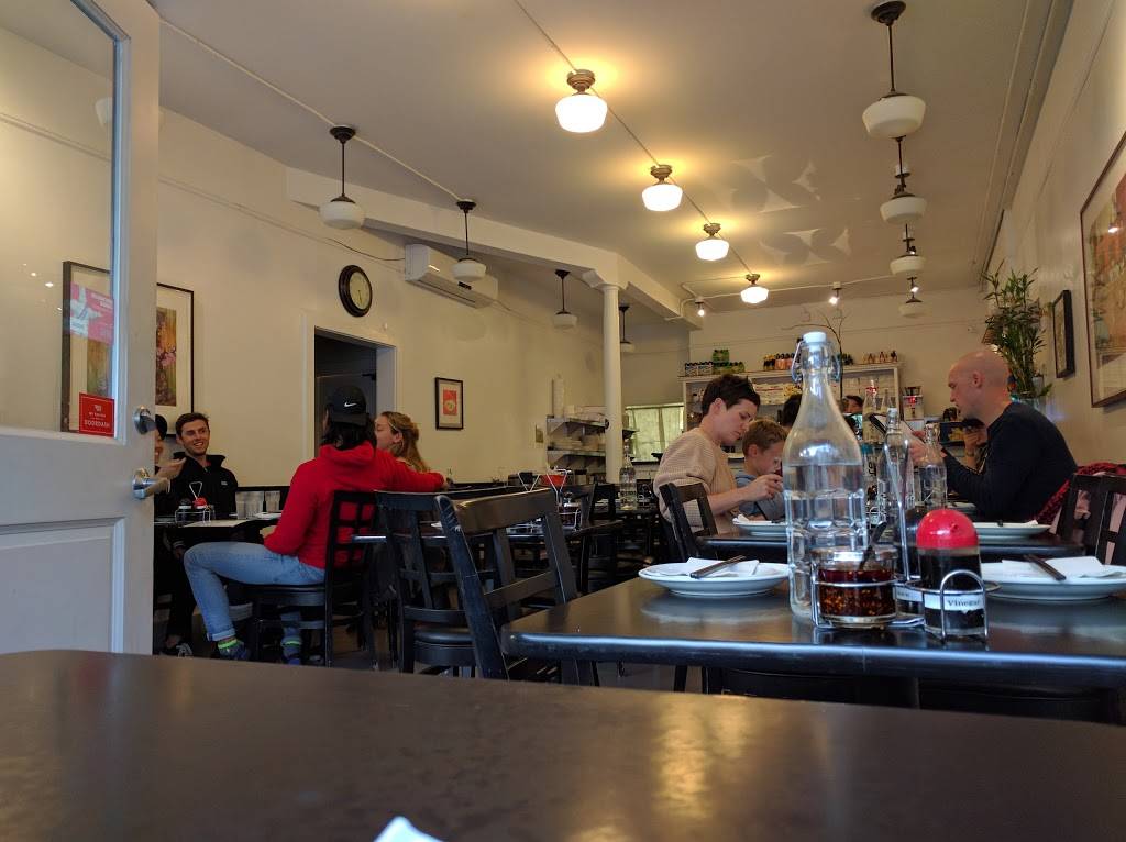 Mama Jis | restaurant | 4416 18th St, San Francisco, CA 94114, USA | 4156264416 OR +1 415-626-4416