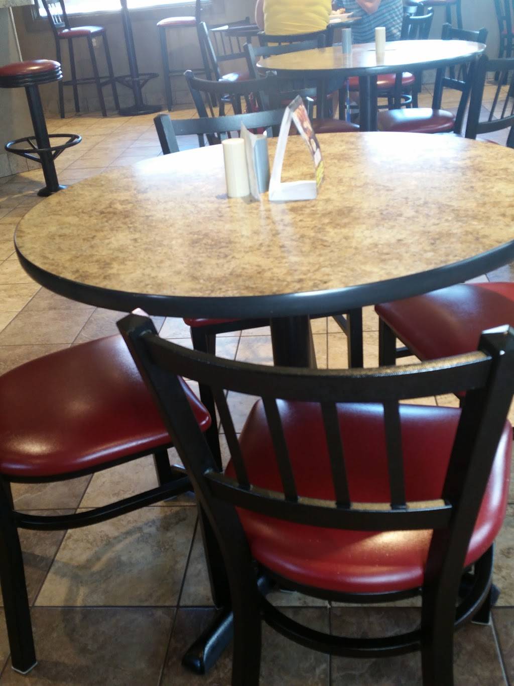 Lees Famous Recipe Chicken | restaurant | 1317 E Apple Ave, Muskegon, MI 49442, USA | 2317773020 OR +1 231-777-3020