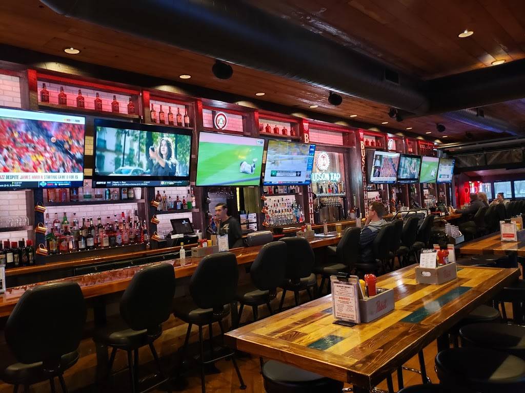 Hudson Tap | restaurant | 417 2nd St, Hudson, WI 54016, USA | 7158080317 OR +1 715-808-0317