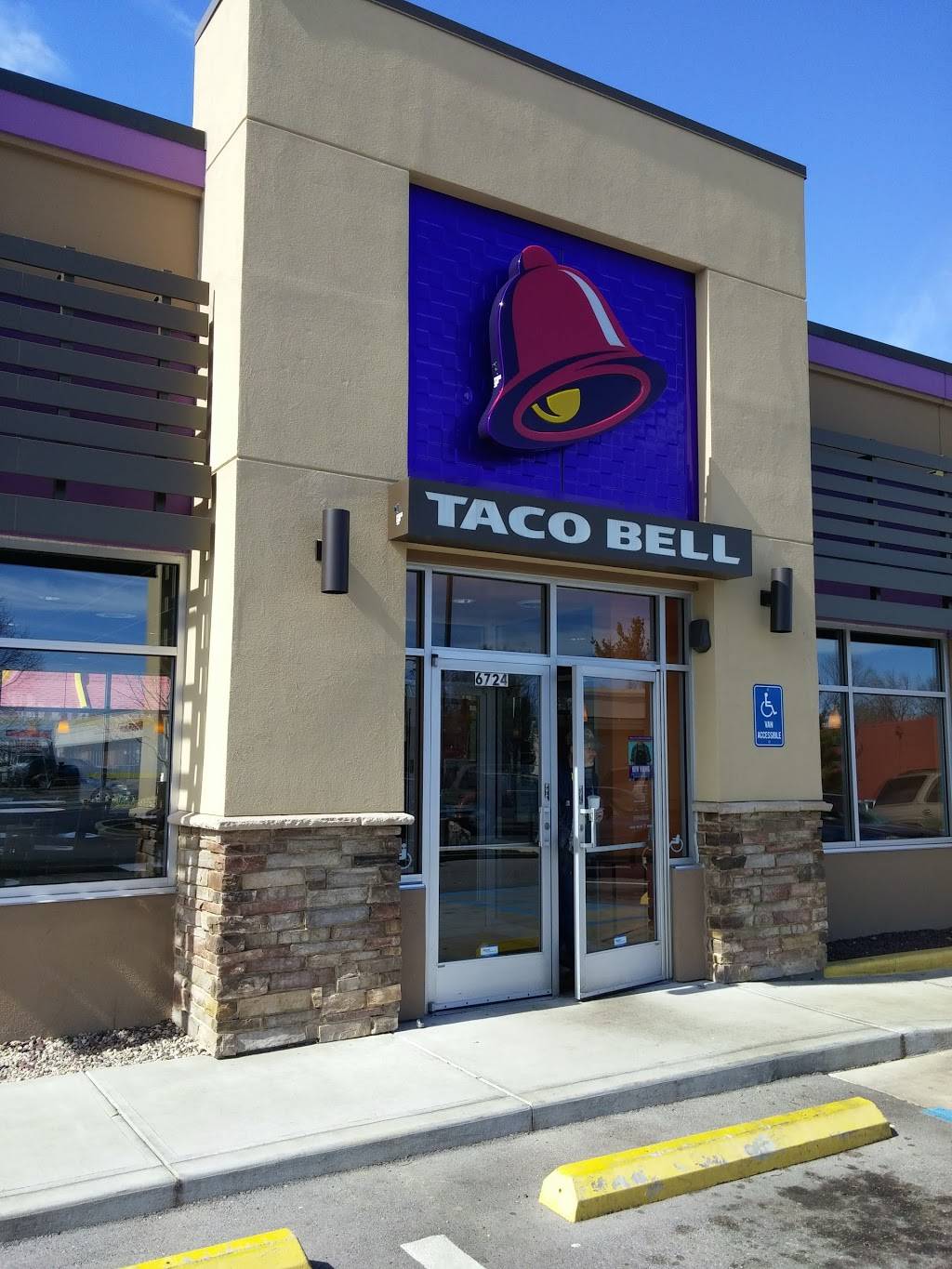 Taco Bell | meal takeaway | 6724 Dixie Hwy, Florence, KY 41042, USA | 8593714884 OR +1 859-371-4884