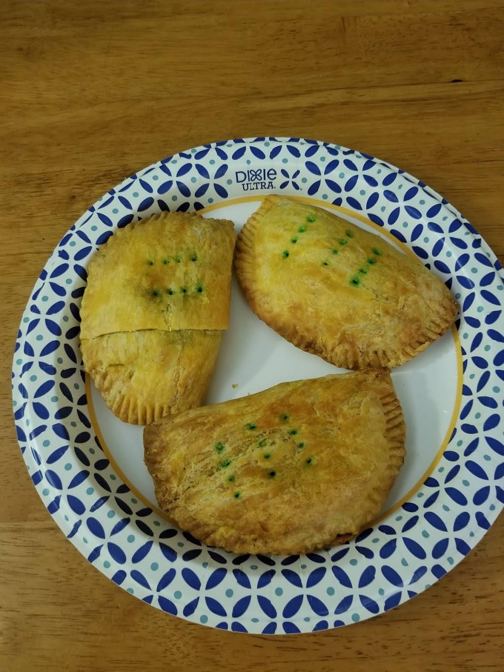 Caribbean Spice | restaurant | 1310 NW 23rd Ave, Gainesville, FL 32605, USA | 3523772712 OR +1 352-377-2712