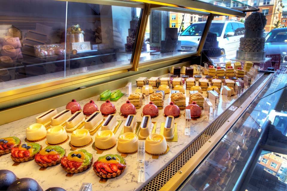 Voilà Pastry & Café | bakery | 5908 N Kings Hwy, Alexandria, VA 22303, USA | 7033291780 OR +1 703-329-1780