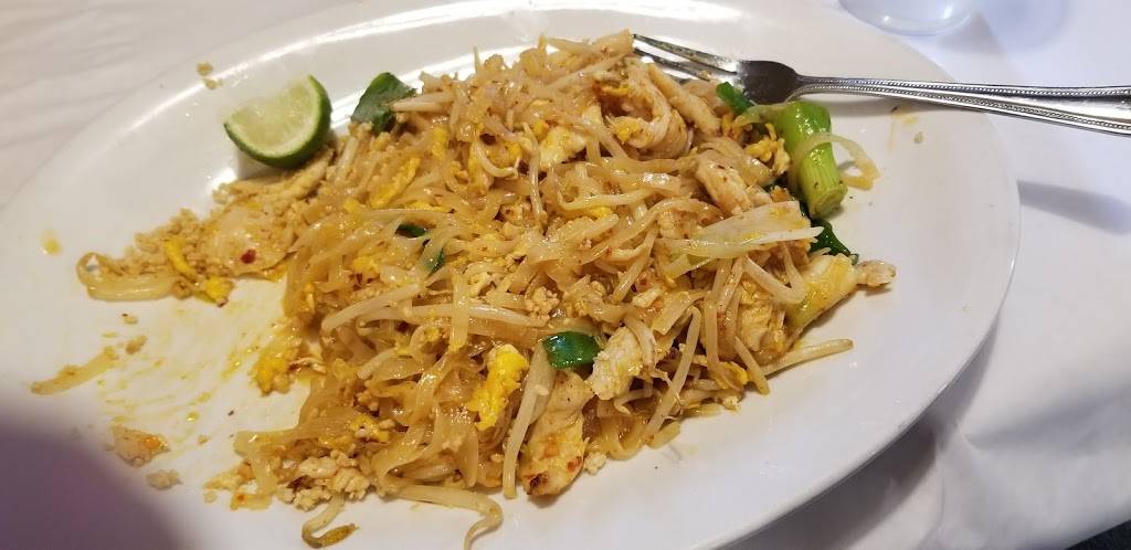 Lemon Grass Thai Restaurant | restaurant | 3999 Centerpoint Pkwy, Pontiac, MI 48341, USA | 2483357435 OR +1 248-335-7435