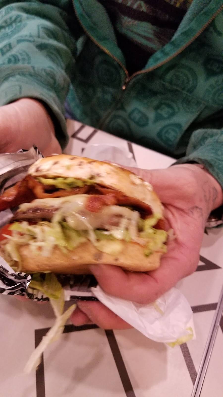 Built Custom Burgers | restaurant | 6910 Fayetteville Rd, Spc No 2300, The Streets at Southpoint, Durham, NC 27713, USA | 9842191644 OR +1 984-219-1644