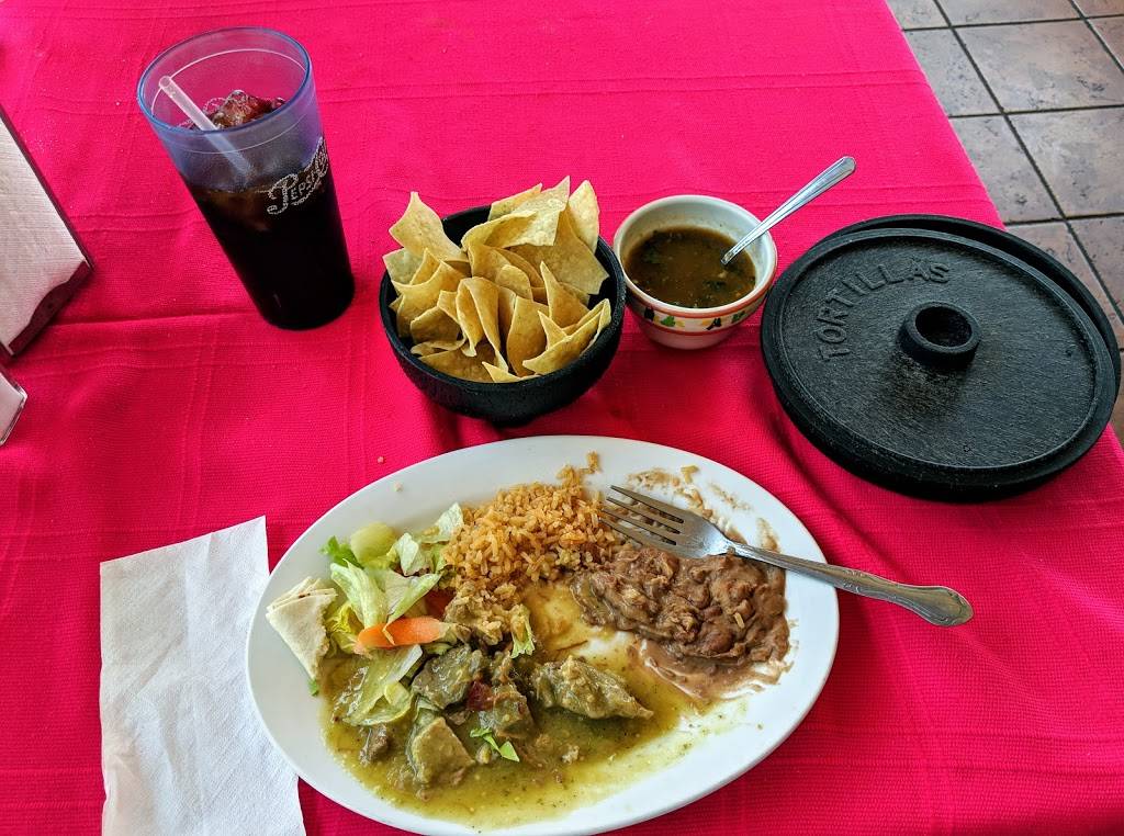 Doras Restaurant | restaurant | 148 E Antelope Ave, Woodlake, CA 93286, USA | 5595642606 OR +1 559-564-2606