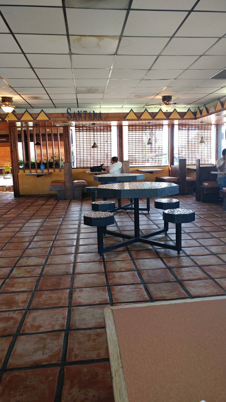 Santanas Mexican Food | restaurant | 411 Broadway, El Cajon, CA 92021, USA | 6194444628 OR +1 619-444-4628