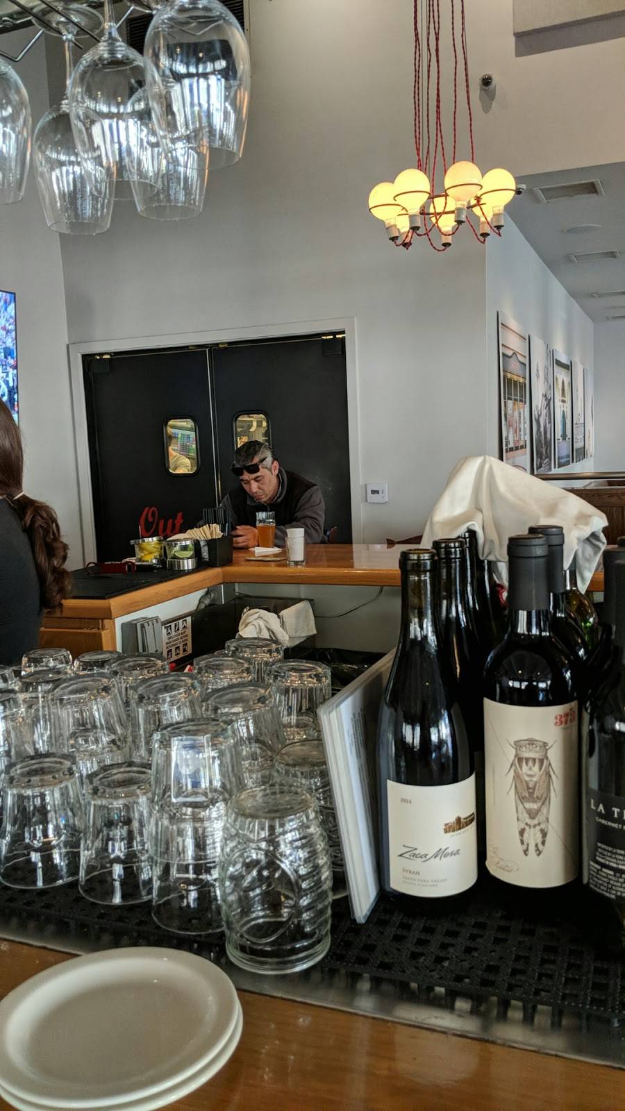 Benchmark Eatery | restaurant | 1201 State St, Santa Barbara, CA 93101, USA | 8058452600 OR +1 805-845-2600