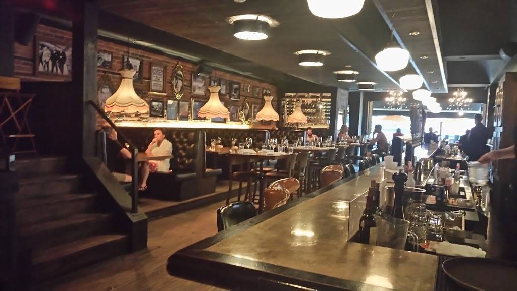 Les Contrebandiers Boissonnerie gourmande | restaurant | 300 Rue des Forges, Trois-Rivières, QC G9A 2G8, Canada | 8193702005 OR +1 819-370-2005