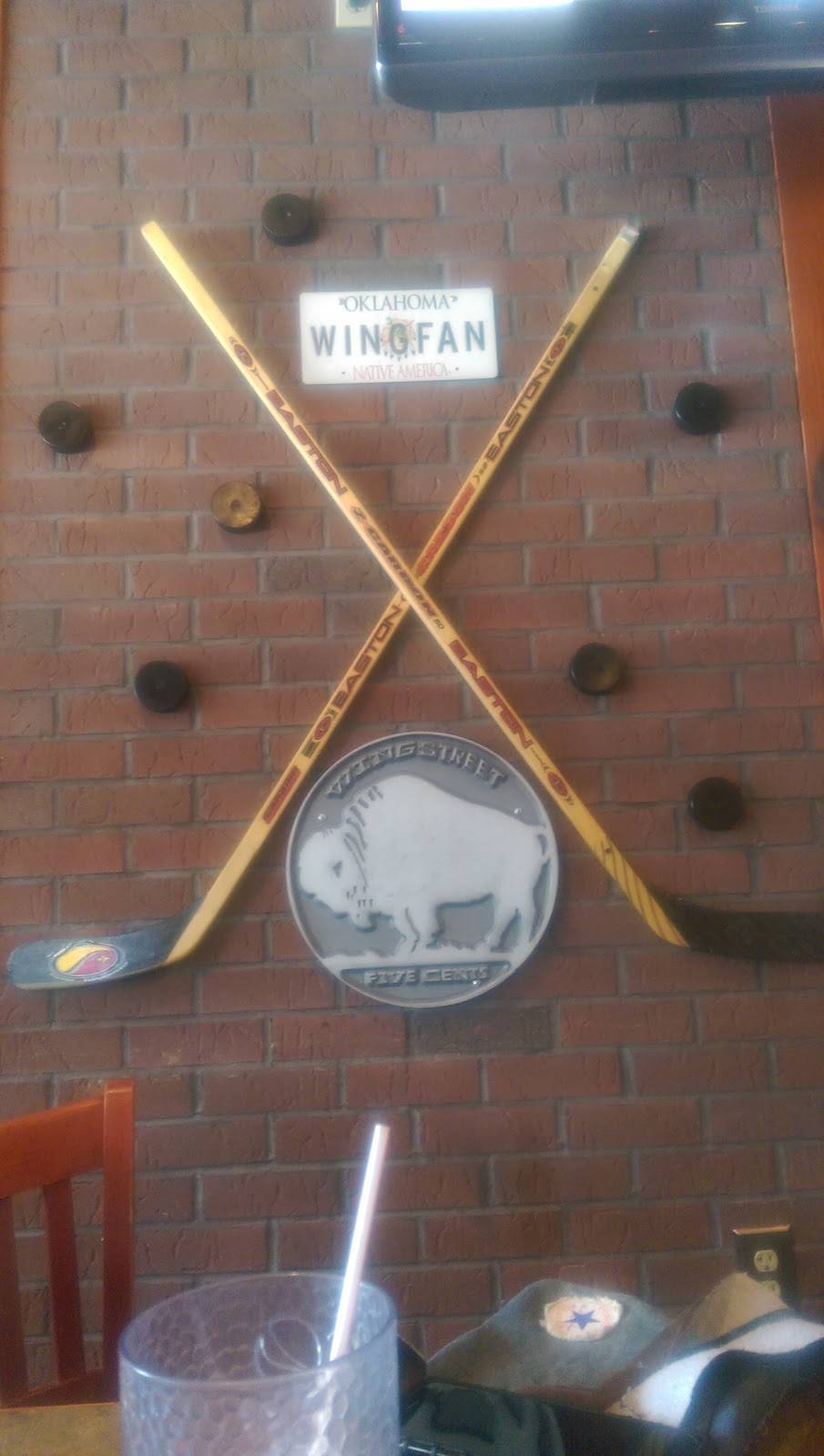 Wing Street | meal takeaway | 901 12th Ave NE, Norman, OK 73071, USA | 4053642724 OR +1 405-364-2724